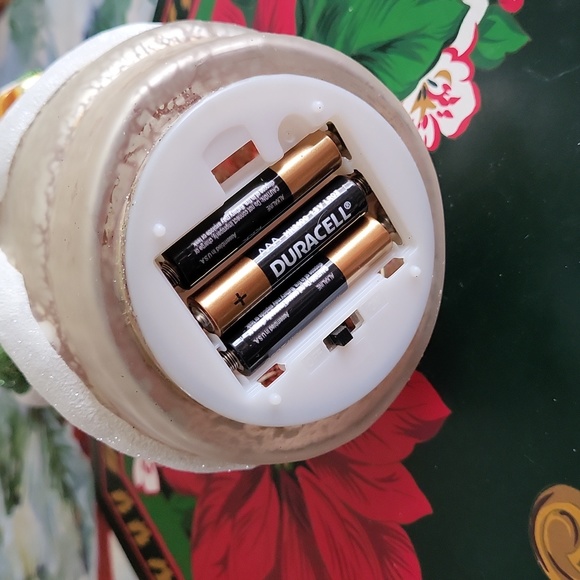 Classic Santa Light Up - Picture 3 of 5